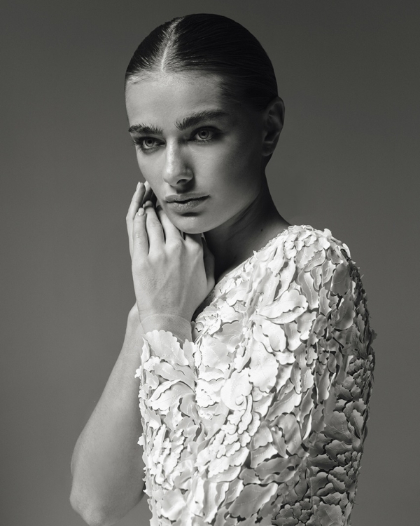 3D вышивка и цветочные мотивы — альтернатива