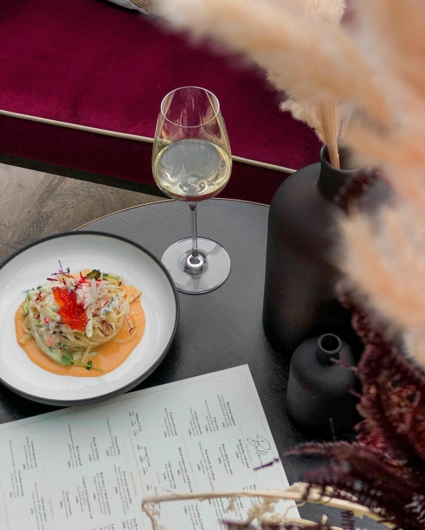 Где сделать предложение в Петербурге: 5 эффектных