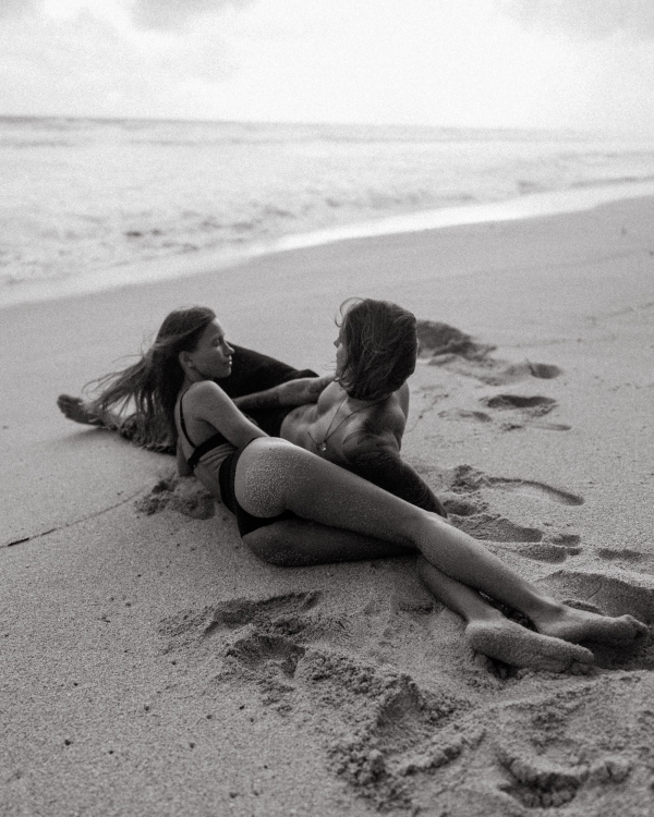 Чувственная лавстори у океана