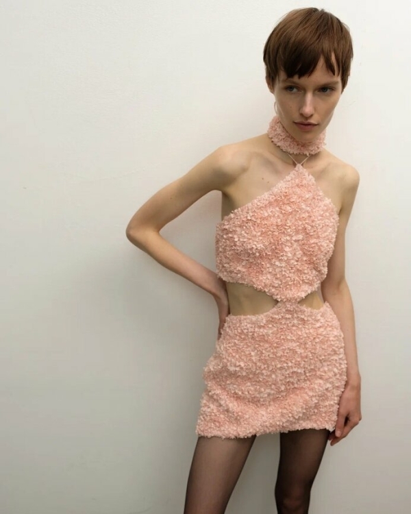 Весенняя свадьба: женские наряды для гостей