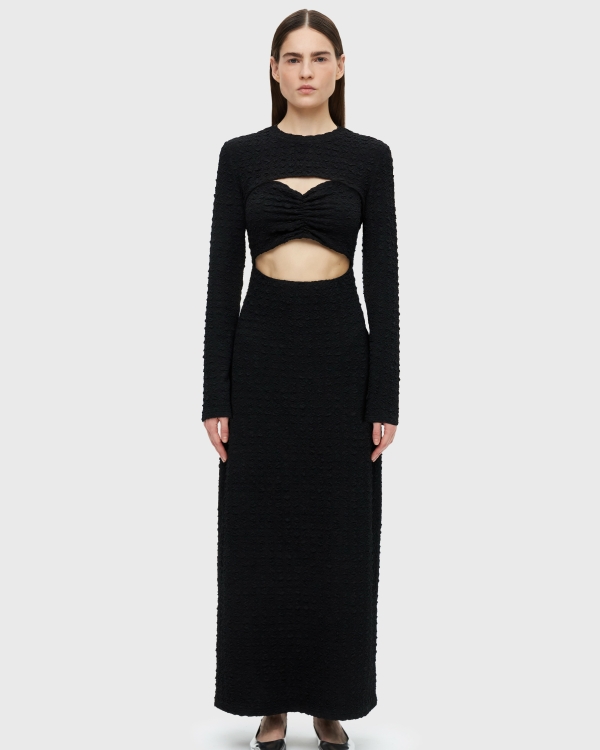 Весенняя свадьба: женские наряды для гостей