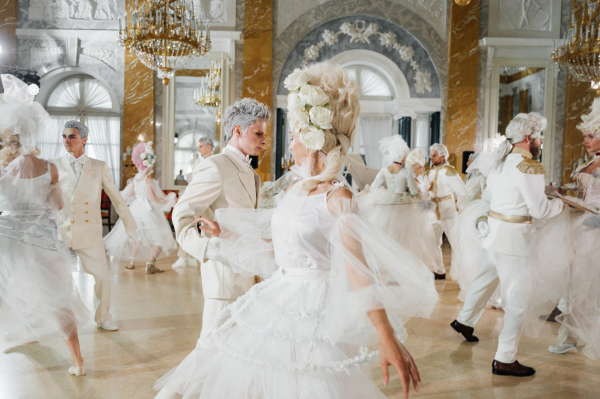 Герои русской классики, полонез и атмосфера съемочной