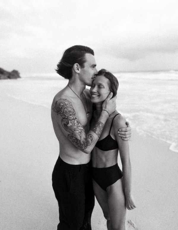 Чувственная лавстори у океана