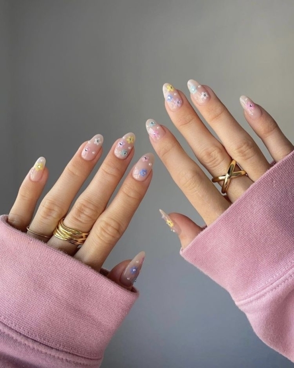 20 цветочных идей маникюра на весну