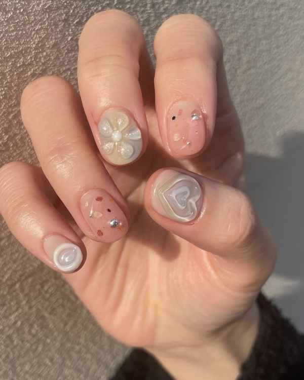 20 цветочных идей маникюра на весну