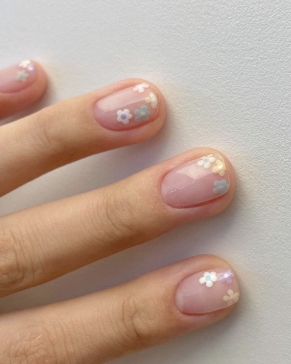 20 цветочных идей маникюра на весну