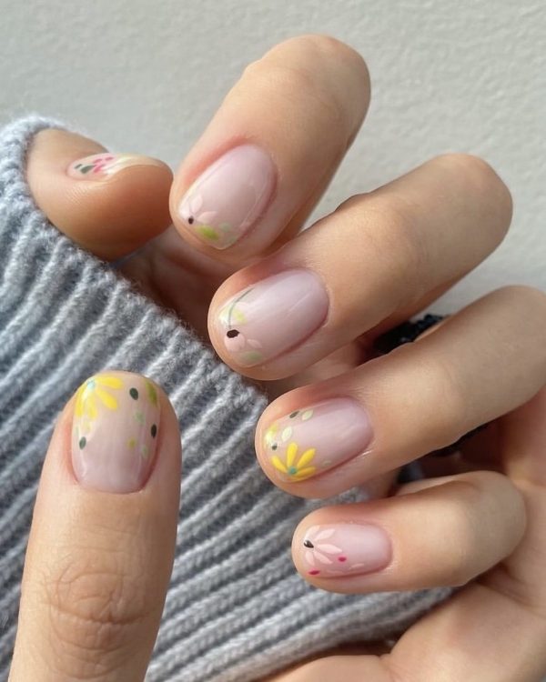 20 цветочных идей маникюра на весну