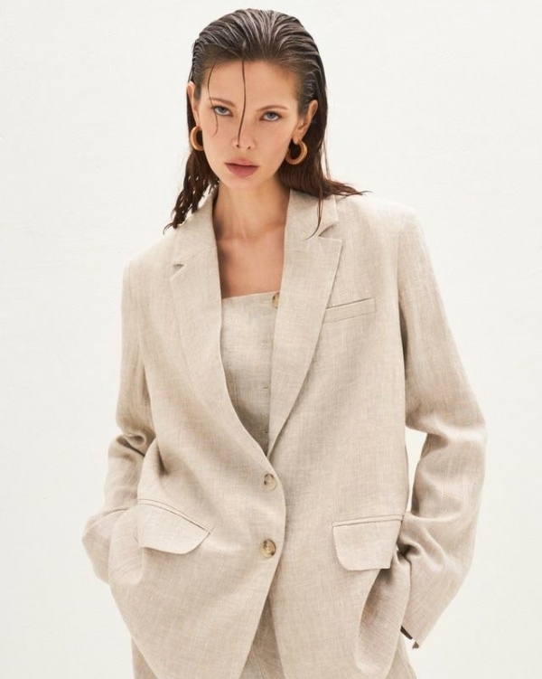 Весенняя свадьба: женские наряды для гостей