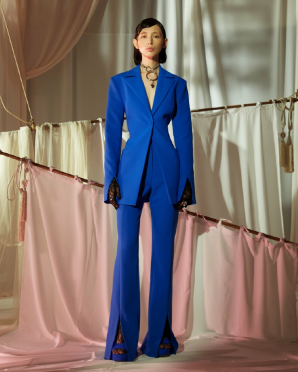 Весенняя свадьба: женские наряды для гостей