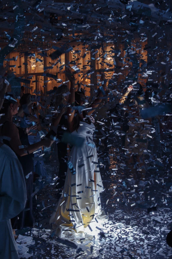 Дуновение ветра, мелодия набегающей волны и запах