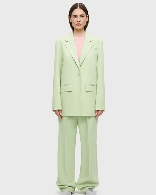 Весенняя свадьба: женские наряды для гостей