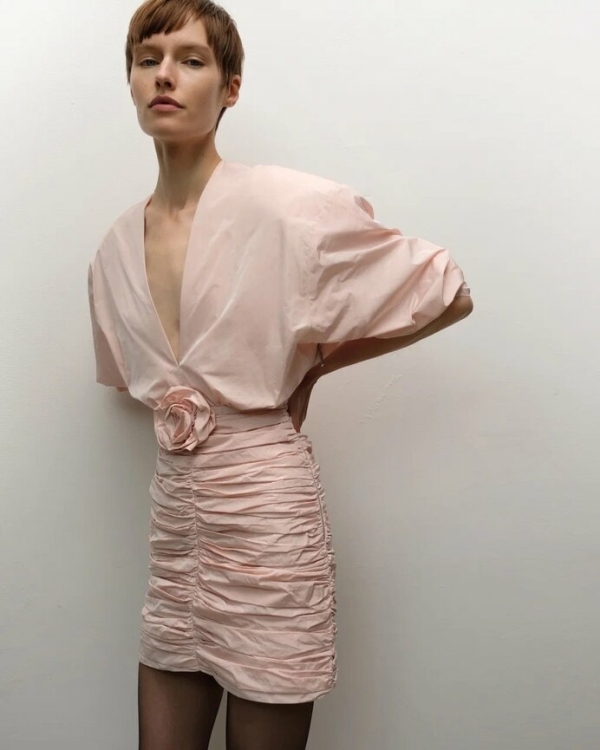 Весенняя свадьба: женские наряды для гостей