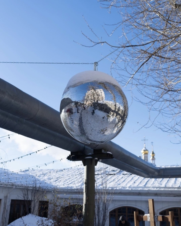 Китайский новый год на «Усачевском», гараж-винтаж в