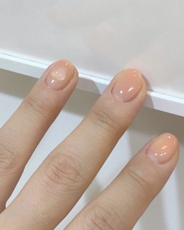 10 трендов весеннего маникюра. Обновляемся к 8