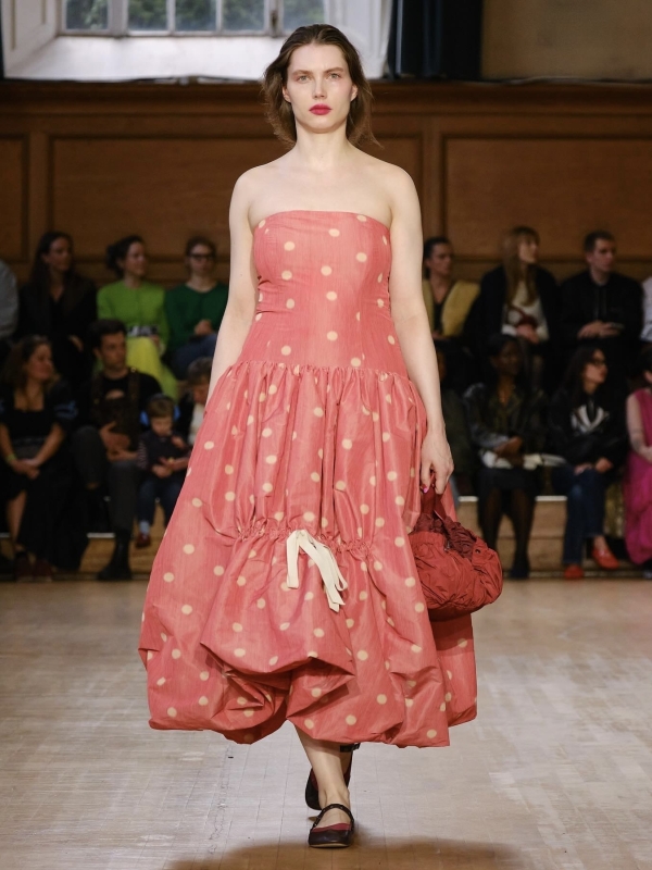 Полька-дот, балетные пачки и современный декаданс. Чем