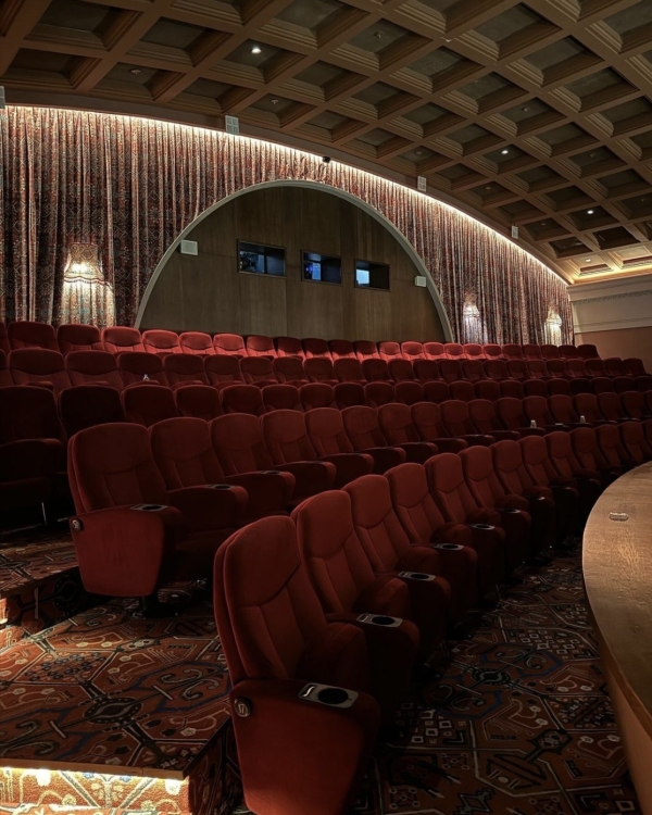 «Руанские соборы» Пушкинского, белоснежные девы в Phantom