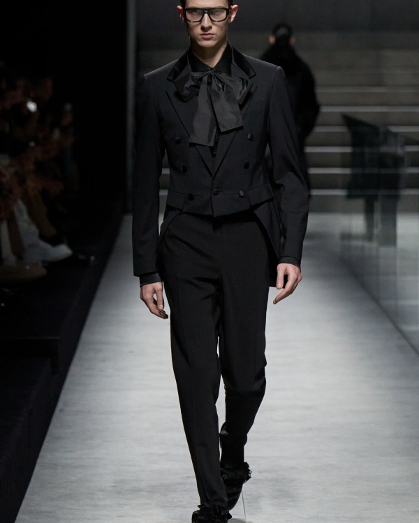 Как выбрать актуальный мужской образ на мероприятие?