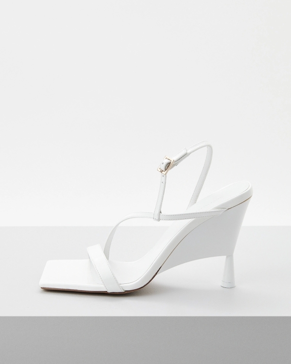 Где купить туфли невесты в Москве?