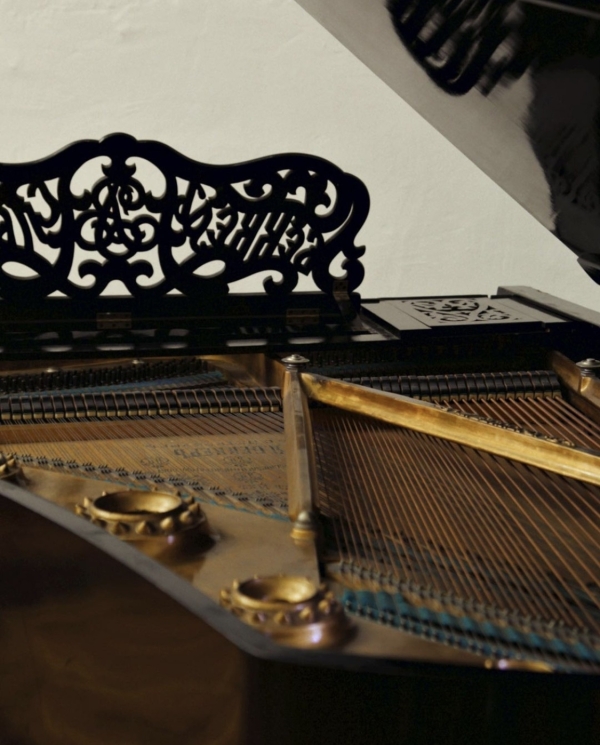 «Руанские соборы» Пушкинского, белоснежные девы в Phantom