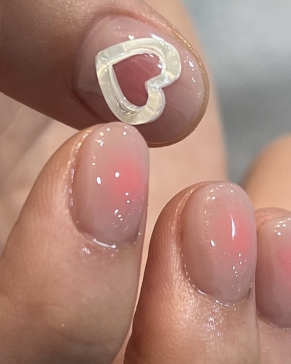 Нарисуй любовь: 20 идей маникюра к 14