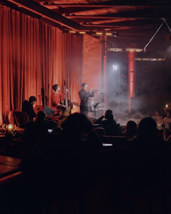 Китайский новый год на «Усачевском», гараж-винтаж в