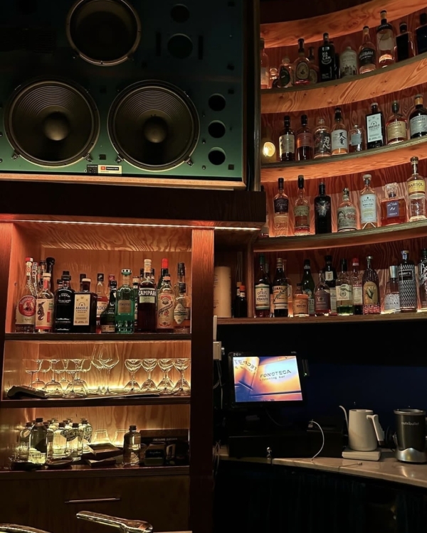 «Дикий ужин» в заснеженном лесу на 23