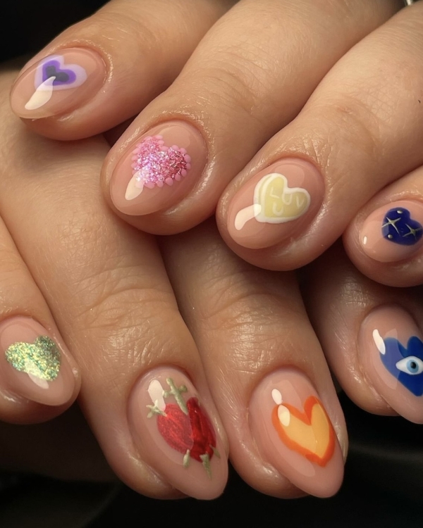 Нарисуй любовь: 20 идей маникюра к 14