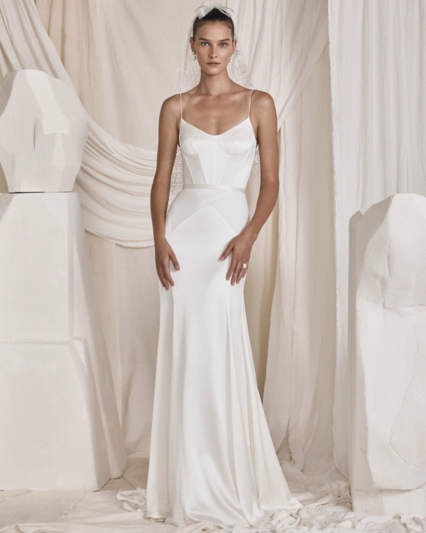 Свадебные платья в духе современного минимализма, которые