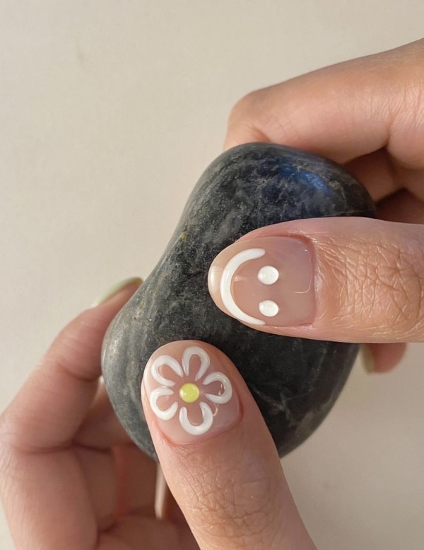 10 трендов весеннего маникюра. Обновляемся к 8