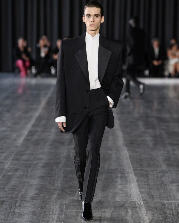 Как выбрать актуальный мужской образ на мероприятие?