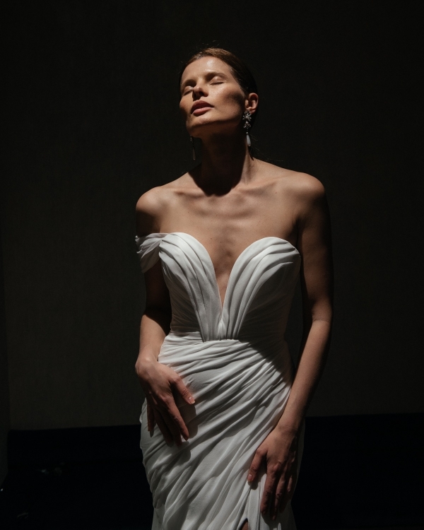 Свадебные платья в духе современного минимализма, которые