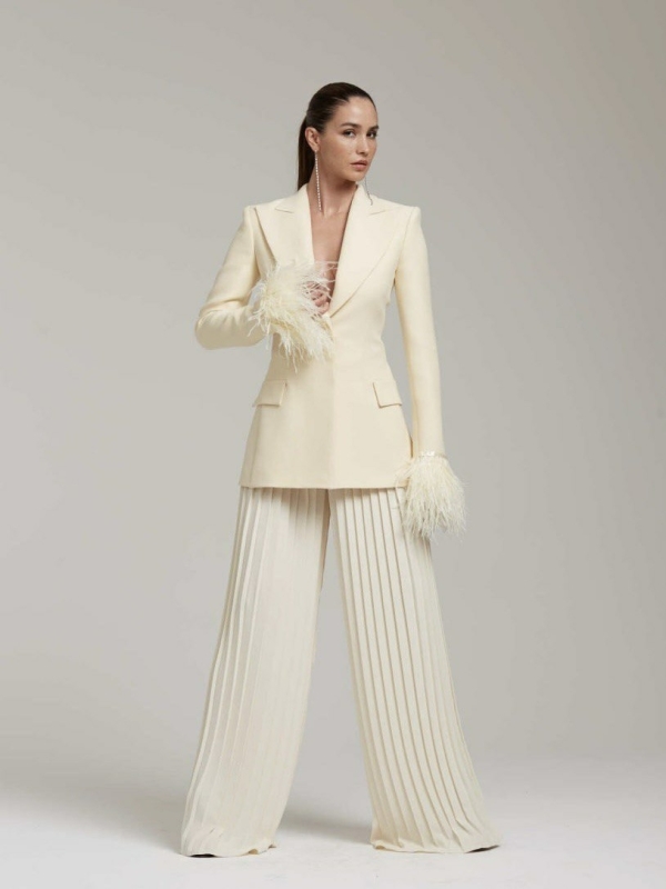 Power Suit — один из главных модных