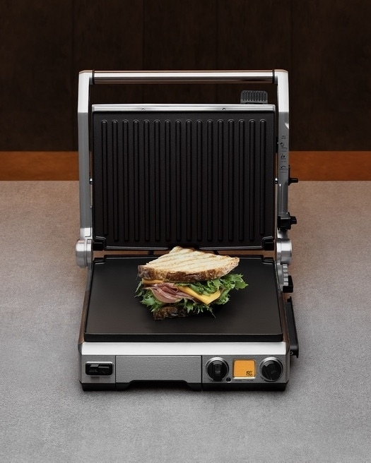 Пахнет мужчиной: идеи подарков любимому на 23