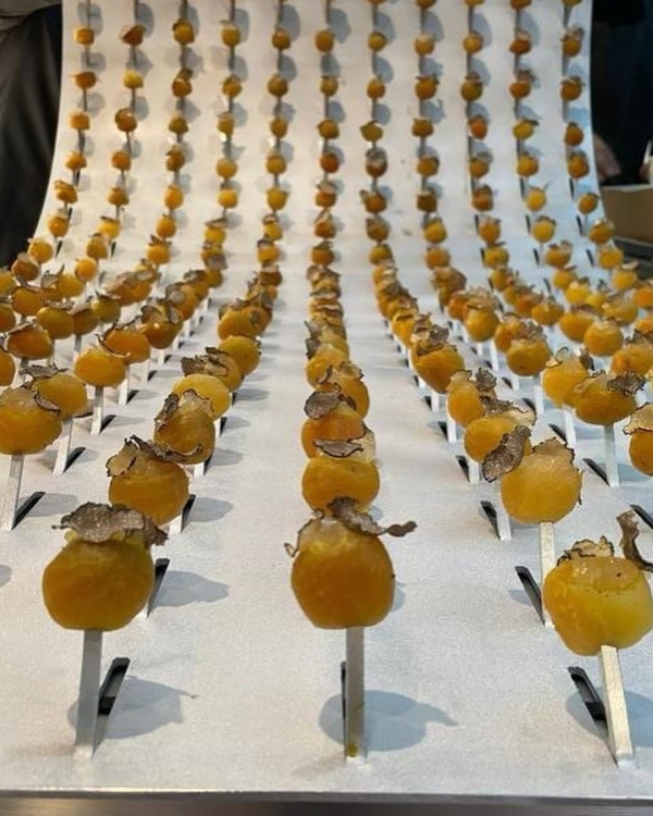 5 креативных студий, которые делают сет-дизайн ужинов