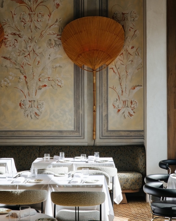 Святой Валентин во Flaner, разноцветная Вселенная в