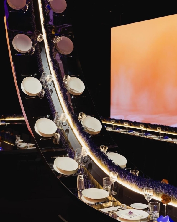 5 креативных студий, которые делают сет-дизайн ужинов