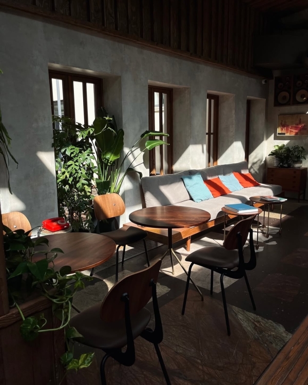 Святой Валентин во Flaner, разноцветная Вселенная в