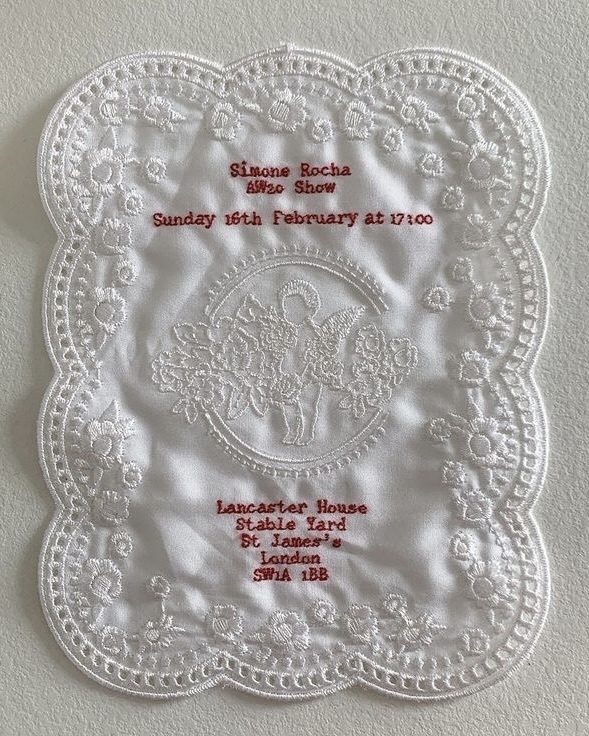 Как приглашают на свои мероприятия модные бренды?