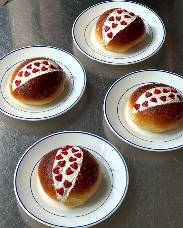 Святой Валентин во Flaner, разноцветная Вселенная в