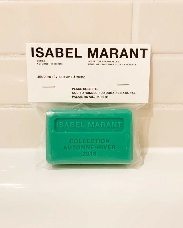 Как приглашают на свои мероприятия модные бренды?