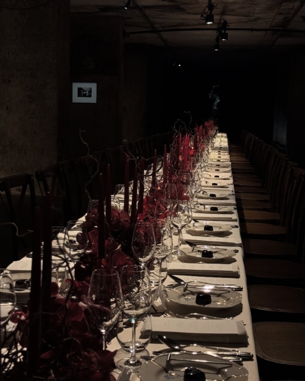 5 креативных студий, которые делают сет-дизайн ужинов