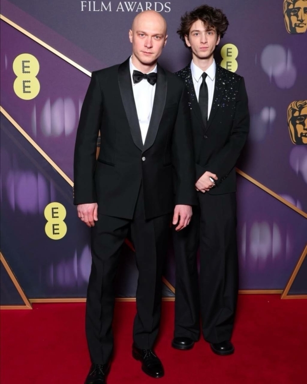 BAFTA-2025: рассматриваем свадебные образы селебрити для него