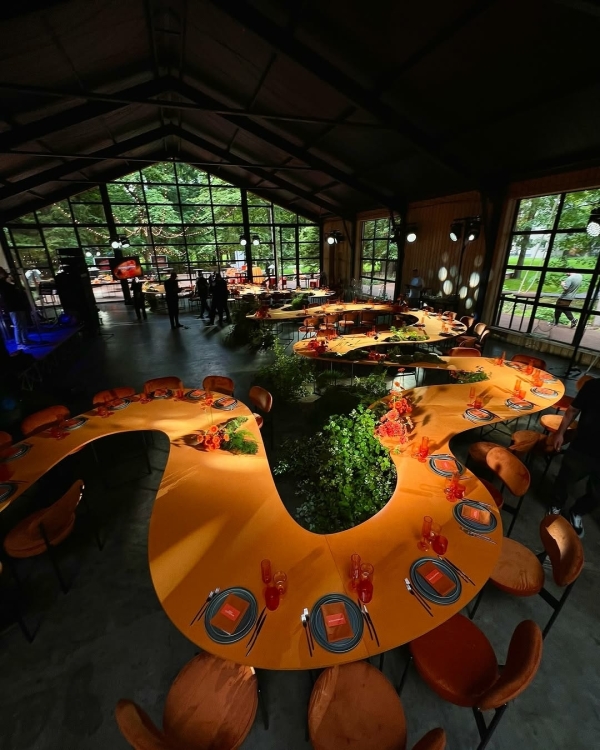 Модные идеи рассадки гостей на свадебном (и