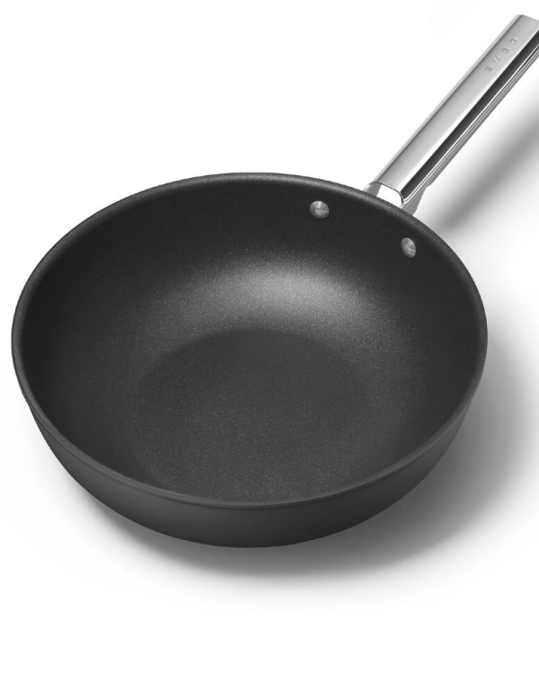 Пахнет мужчиной: идеи подарков любимому на 23