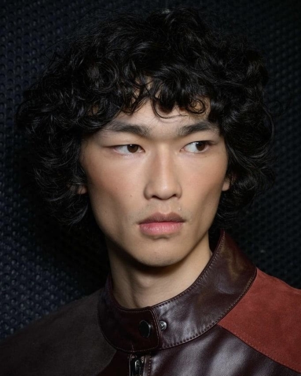 Каков жених! 5 актуальных мужских причесок 2025