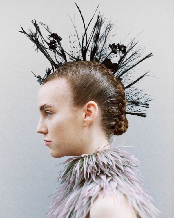 Свадебные прически на длинные волосы в 2025