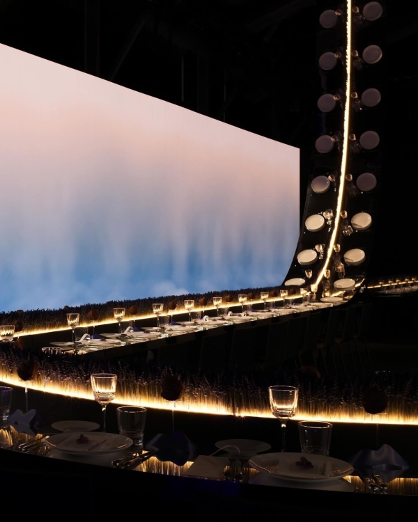 5 креативных студий, которые делают сет-дизайн ужинов