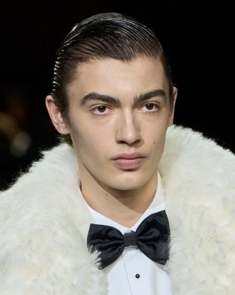 Каков жених! 5 актуальных мужских причесок 2025