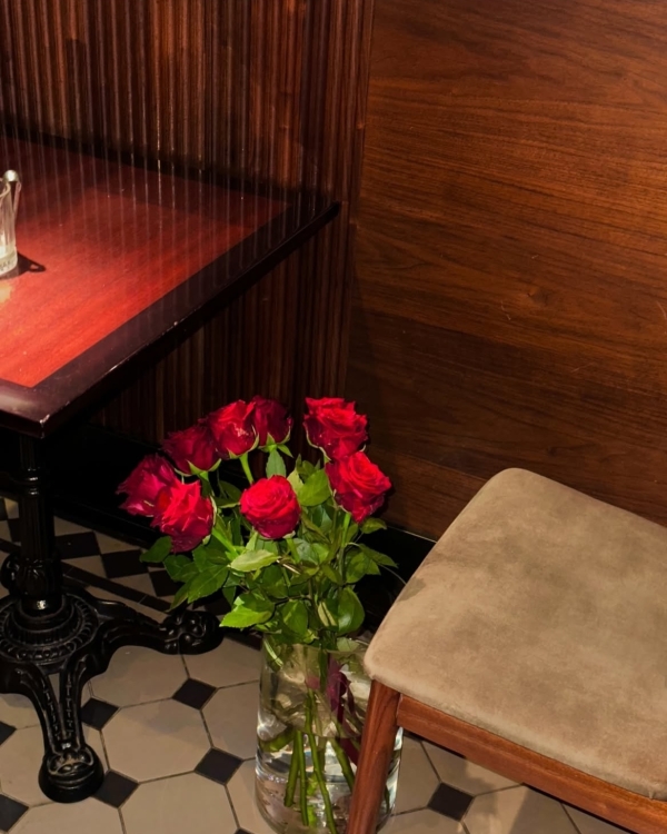 Святой Валентин во Flaner, разноцветная Вселенная в