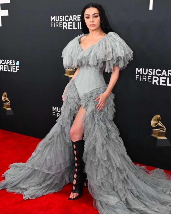 Рассматриваем лучшие образы звезд и список победителей